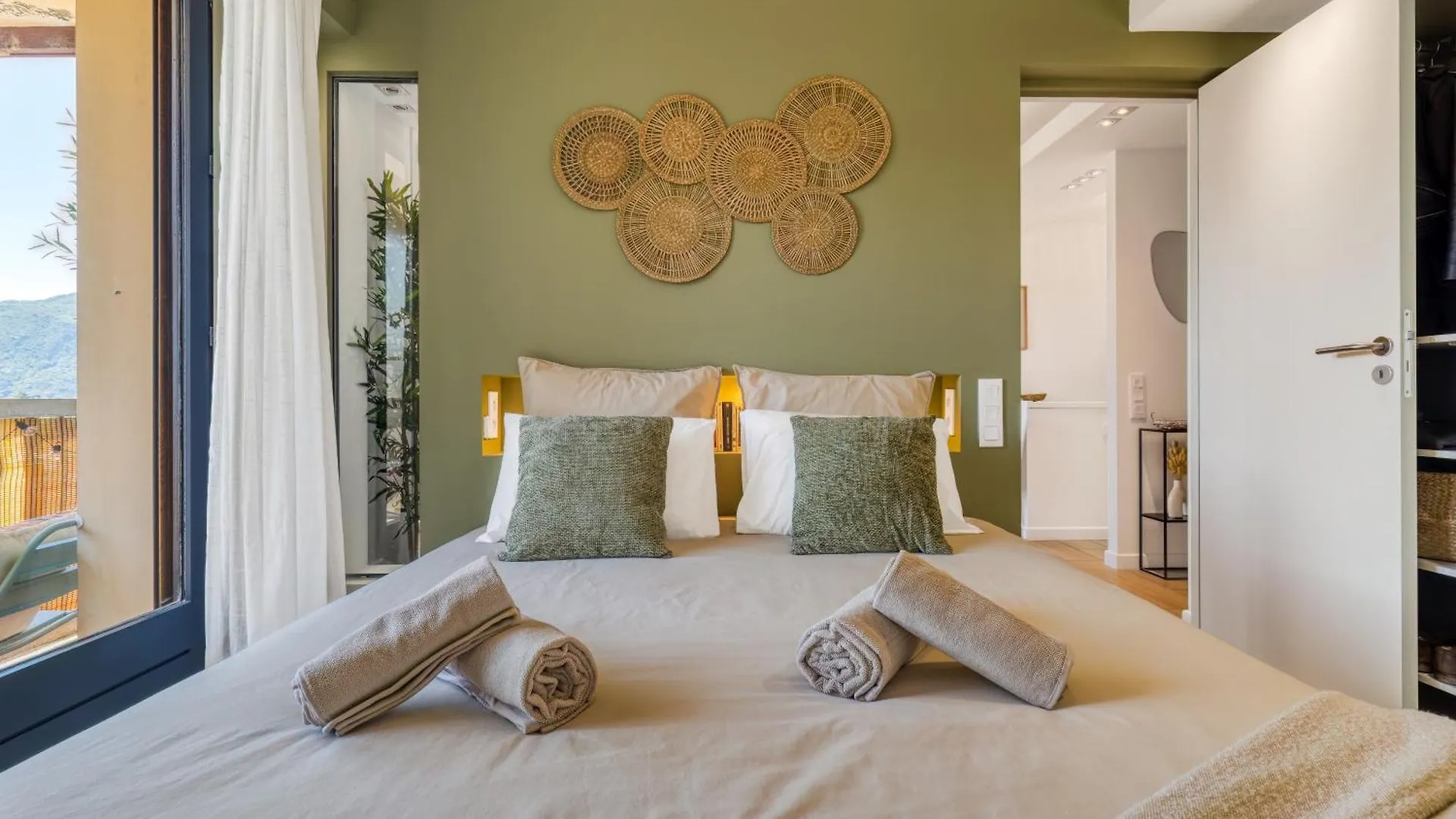 Stay&Go Des Monts - Centre-Ville - Parking Prive - 20 Min Du Lac 엑스레뱅 0*,