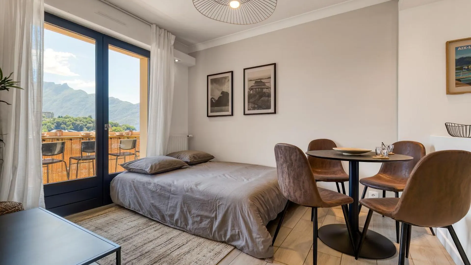 Stay&Go Des Monts - Centre-Ville - Parking Prive - 20 Min Du Lac 엑스레뱅 아파트