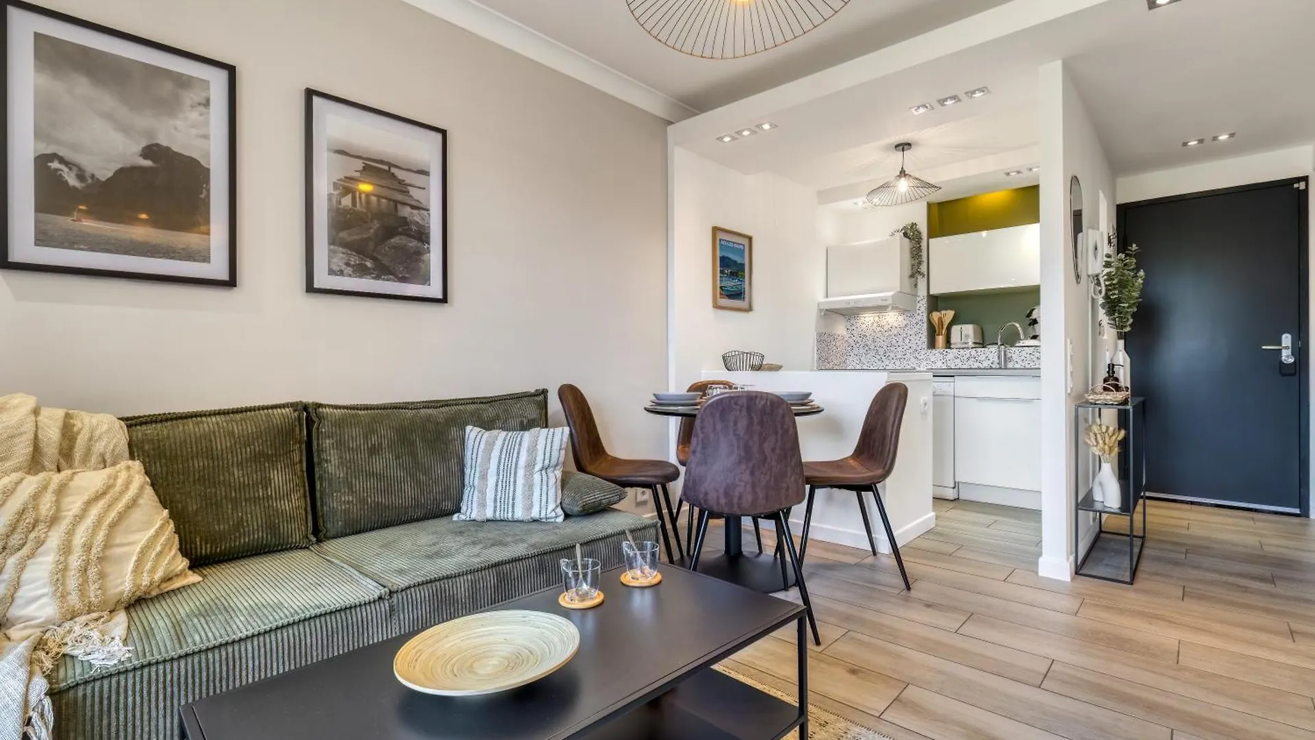 아파트 Stay&Go Des Monts - Centre-Ville - Parking Prive - 20 Min Du Lac 엑스레뱅