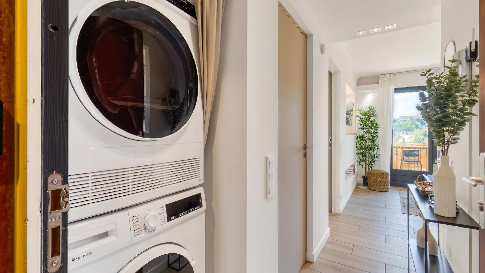 Apartment Stay&Go Des Monts - Centre-Ville - Parking Prive - 20 Min Du Lac Aix-les-Bains France