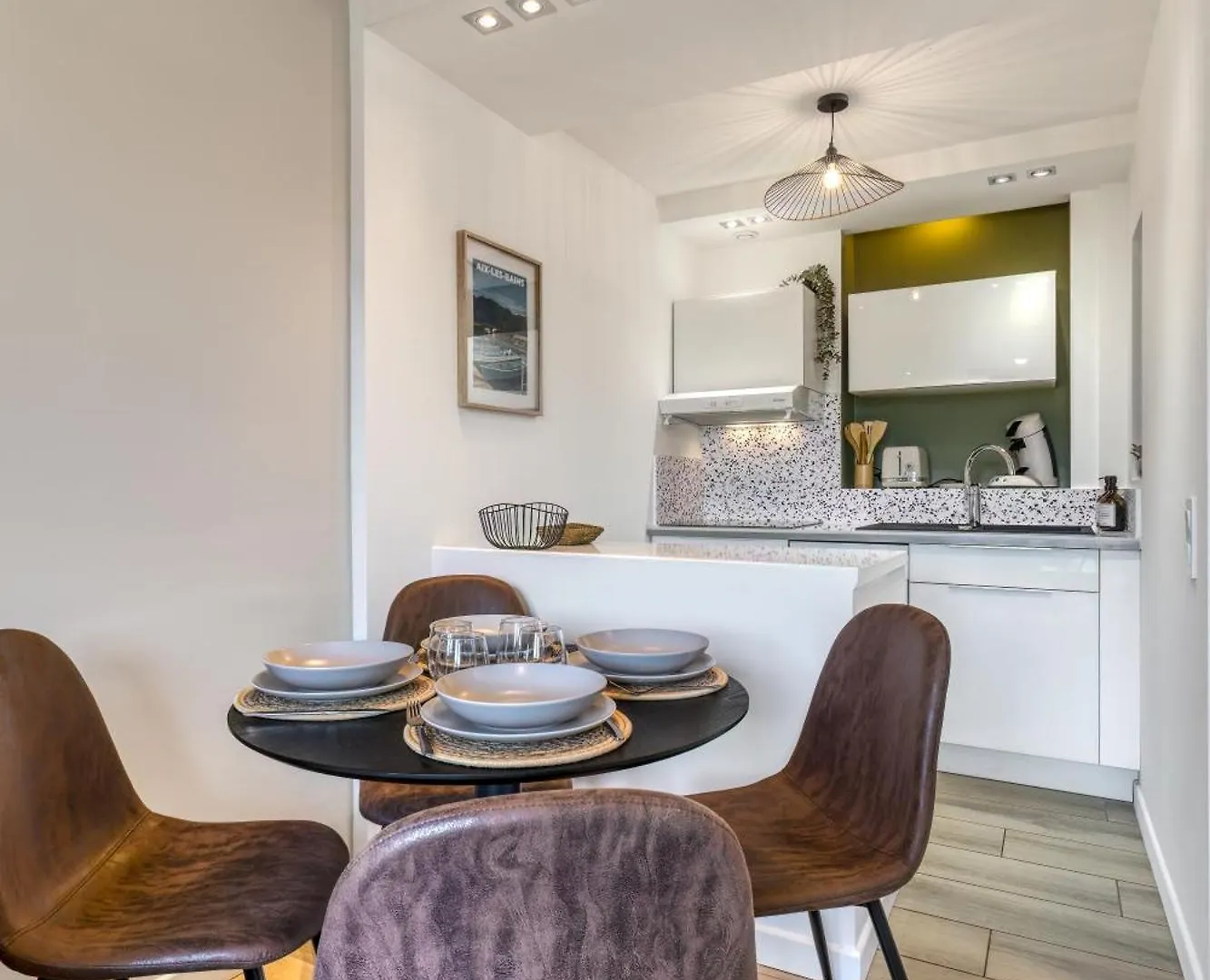 Stay&Go Des Monts - Centre-Ville - Parking Prive - 20 Min Du Lac Aix-les-Bains Apartment