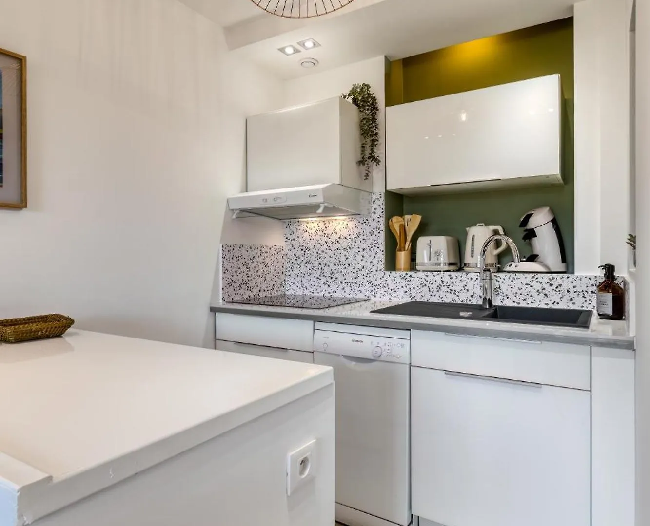 Apartment Stay&Go Des Monts - Centre-Ville - Parking Prive - 20 Min Du Lac Aix-les-Bains