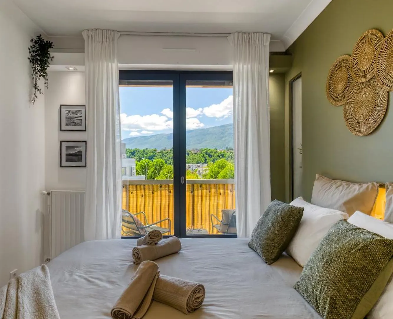 Apartment Stay&Go Des Monts - Centre-Ville - Parking Prive - 20 Min Du Lac Aix-les-Bains France
