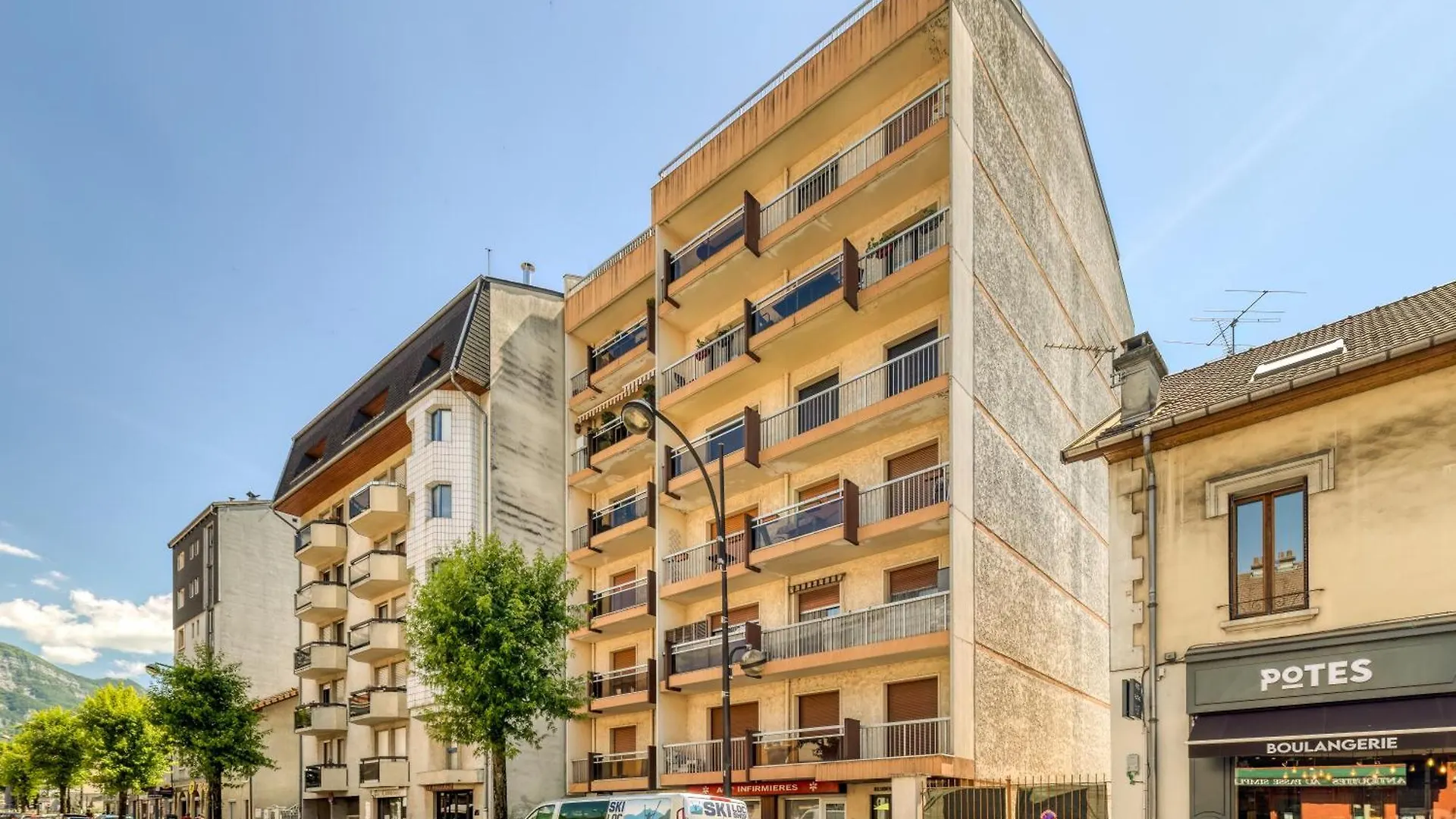 Apartment Stay&Go Des Monts - Centre-Ville - Parking Prive - 20 Min Du Lac Aix-les-Bains