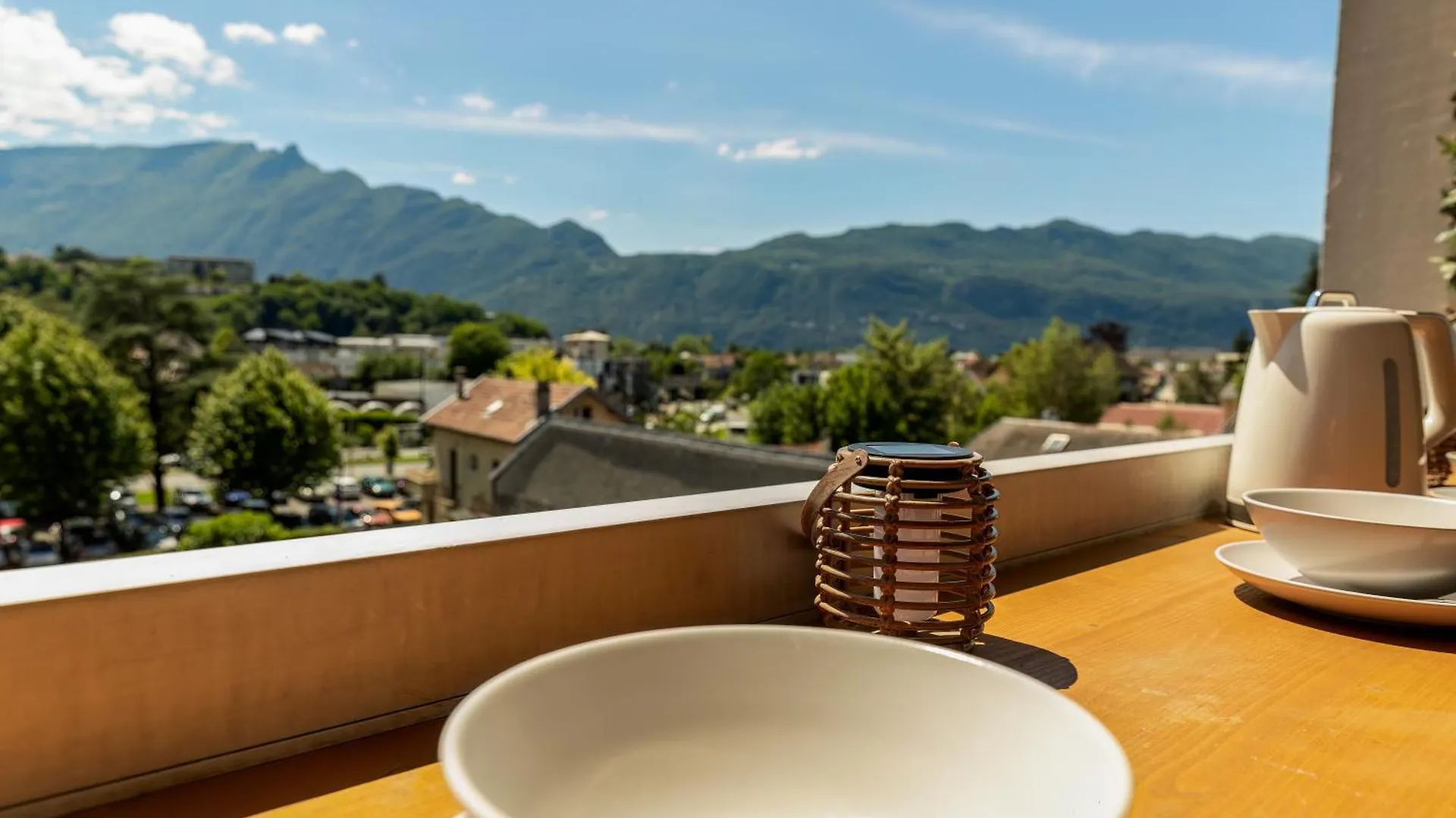 Stay&Go Des Monts - Centre-Ville - Parking Prive - 20 Min Du Lac Aix-les-Bains Apartment