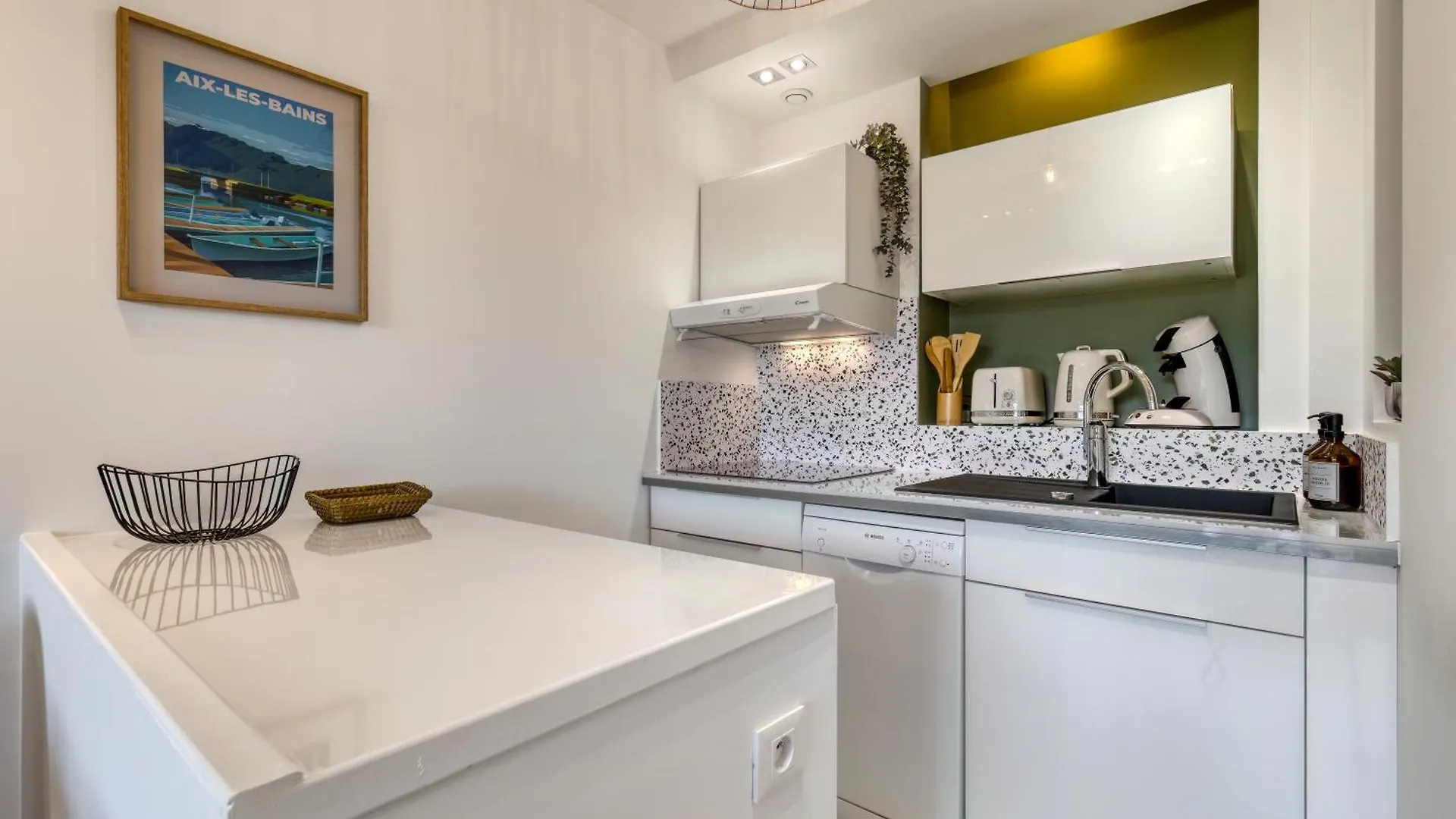 Stay&Go Des Monts - Centre-Ville - Parking Prive - 20 Min Du Lac Aix-les-Bains Apartment