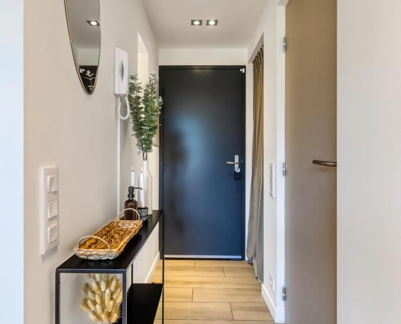 Stay&Go Des Monts - Centre-Ville - Parking Prive - 20 Min Du Lac Aix-les-Bains France