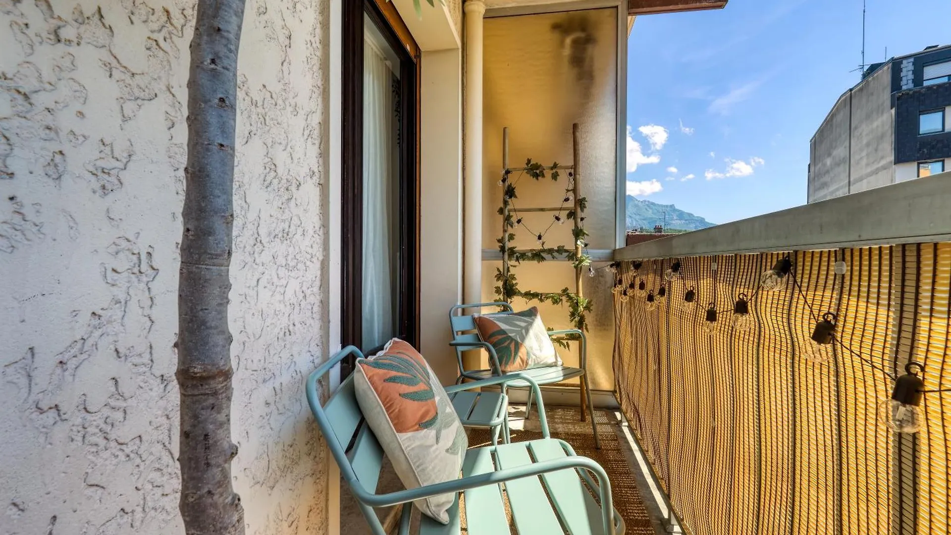 Stay&Go Des Monts - Centre-Ville - Parking Prive - 20 Min Du Lac Aix-les-Bains