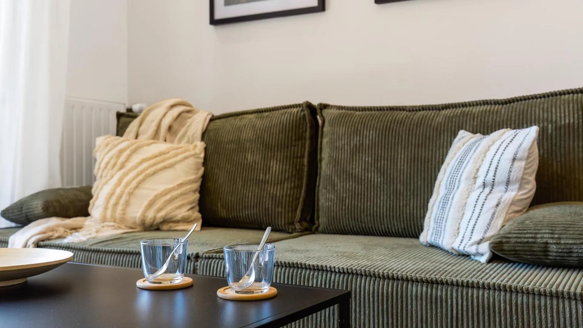 Stay&Go Des Monts - Centre-Ville - Parking Prive - 20 Min Du Lac Aix-les-Bains